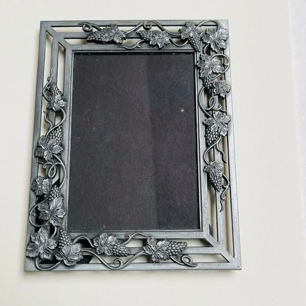 Metal Picture Frame 5 x 6.5 Vine Grapes Ornate Free Standing Farmhouse‎